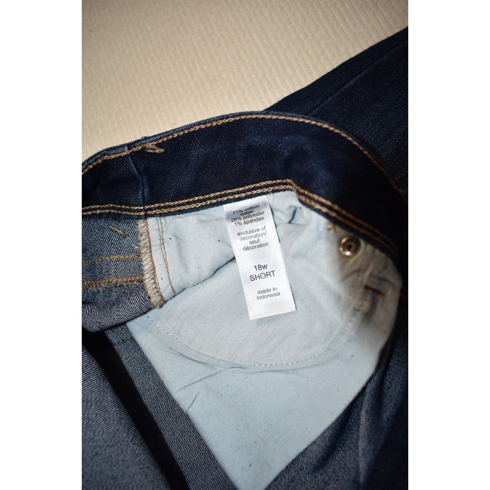 Maurices Jeans Womens 18W Short Blue Bootcut Stretch Embroidered Pockets Denim - Picture 3 of 9